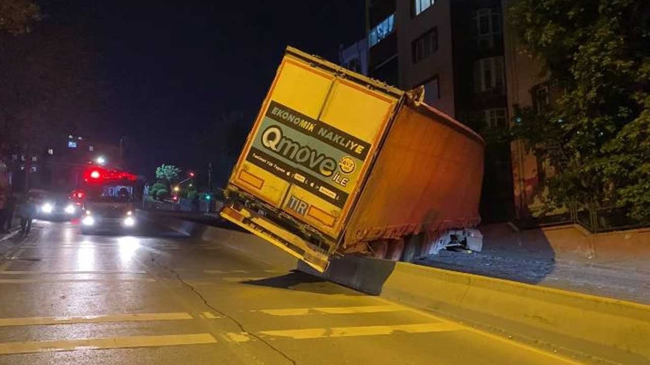 TIR yokuşta kontrolden çıktı!