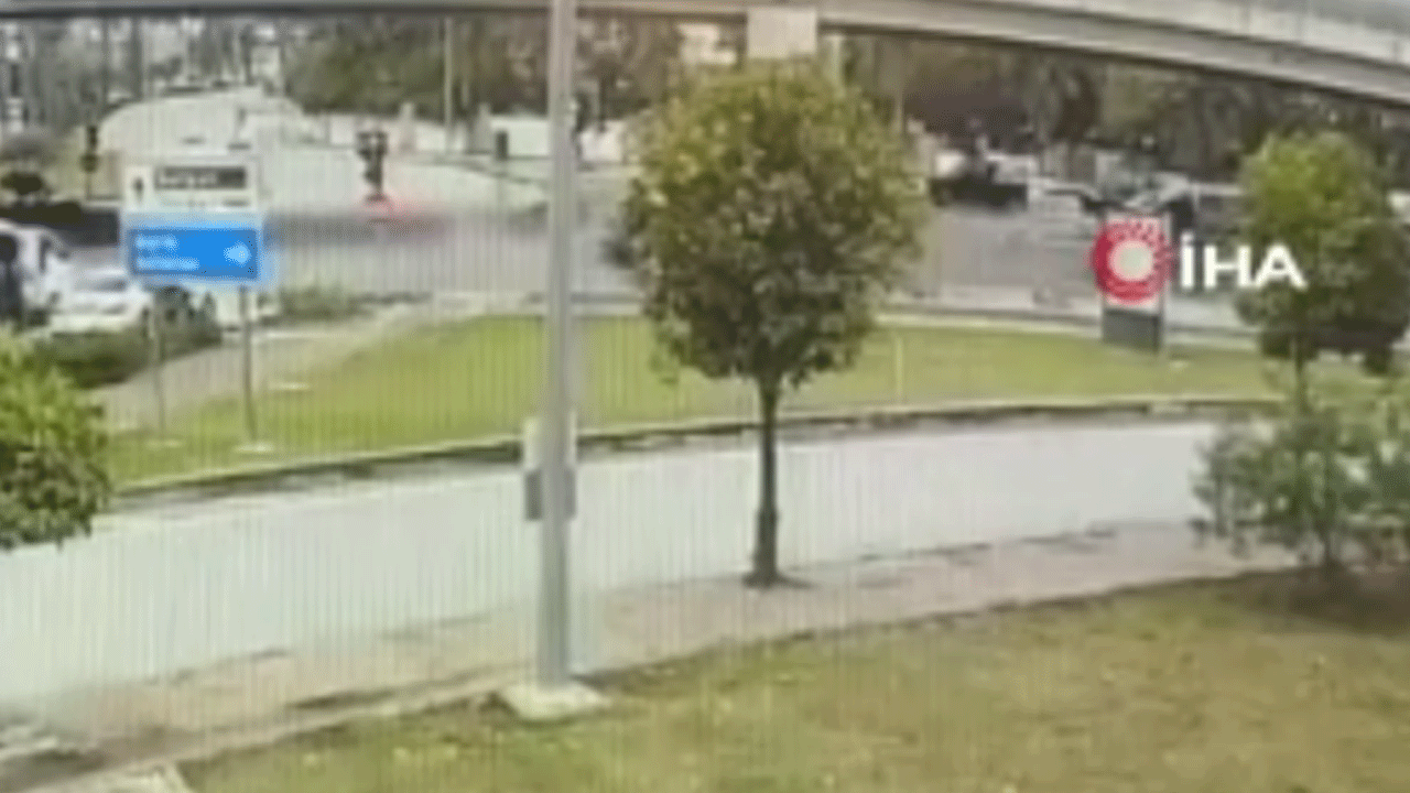 Tofaş hurdaya döndü: Kaza anı kamerada!