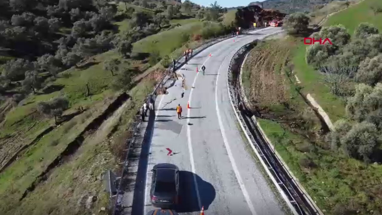 Toprak kaydı, yol çöktü