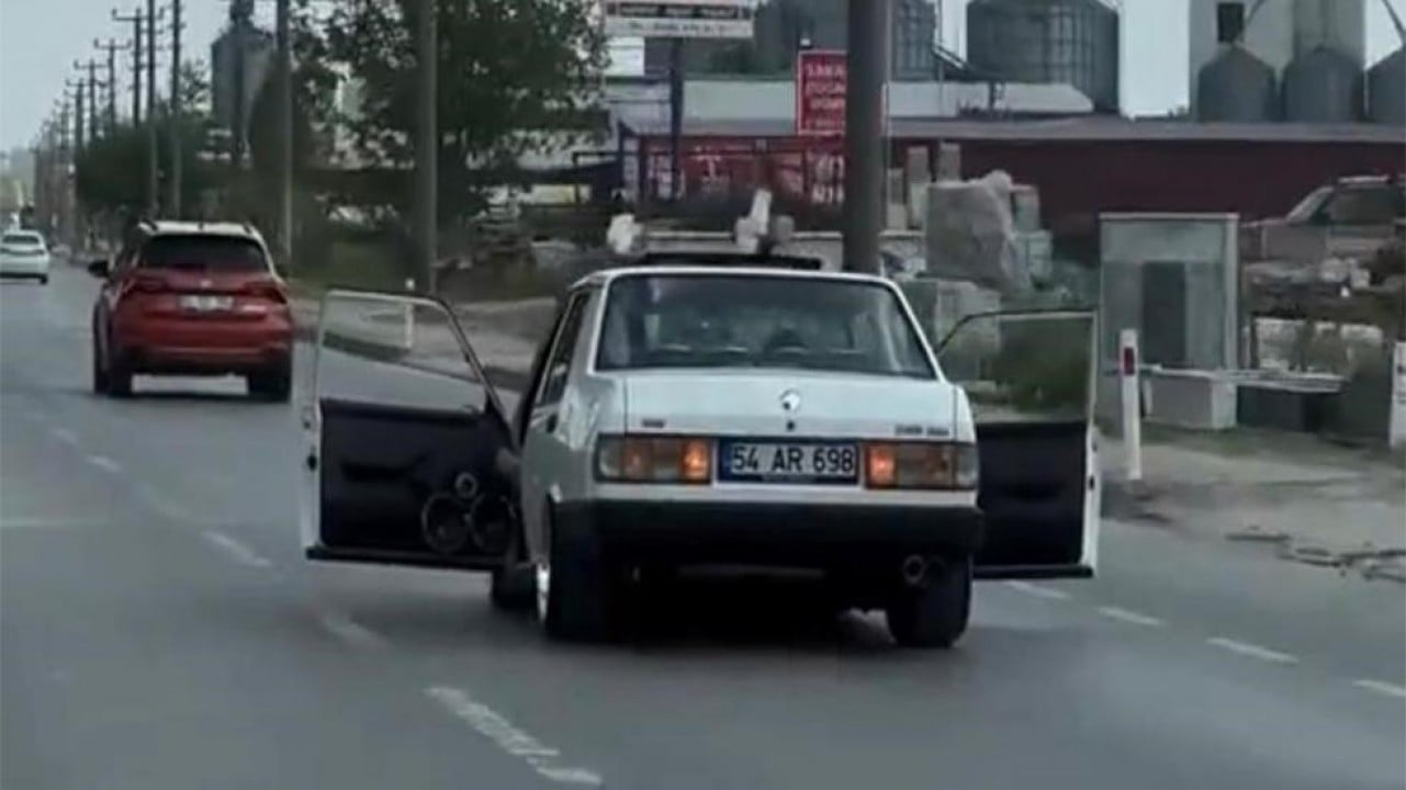 Trafik magandasından akıl almaz hareket