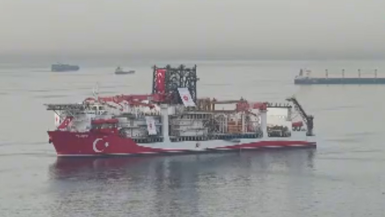 Türk sondaj gemisi Yıldırım Karadeniz yolunda