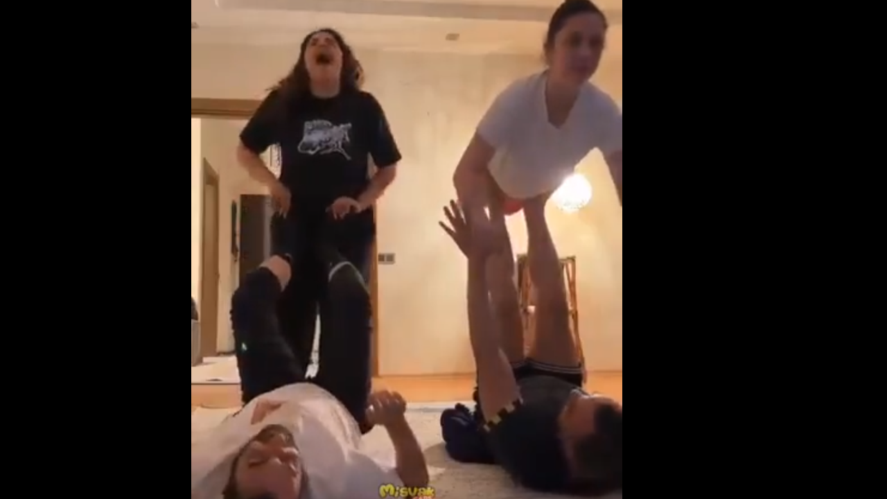 Türkiye'deki sekülerler zıvanadan çıktı! Eş değiştirmeli yoga!