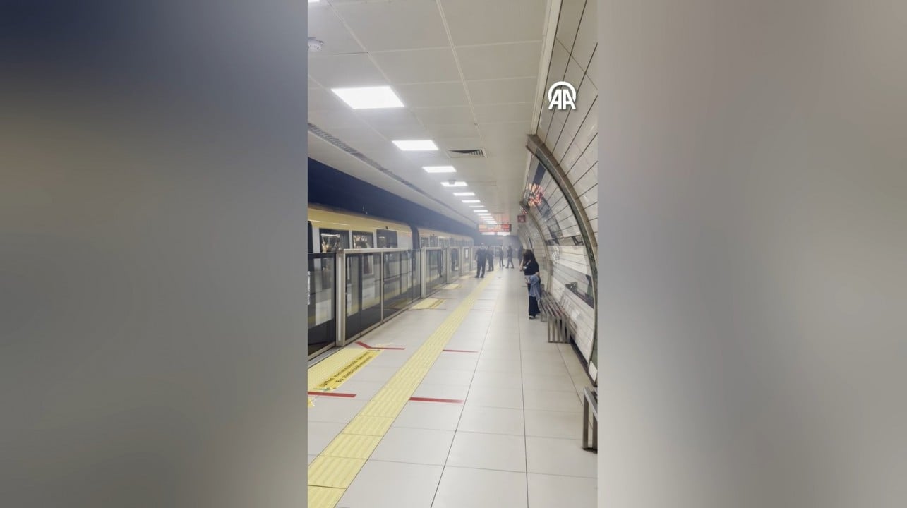 Üsküdar-Sultanbeyli Metro Hattı'nda kabloların patlaması nedeniyle seferler aksadı