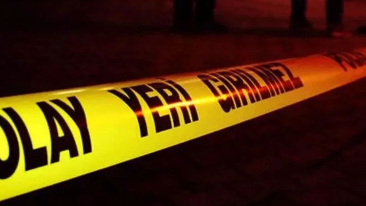 Üsküdar’da aile faciası! Anne ve babasını öldürüp intihar etti