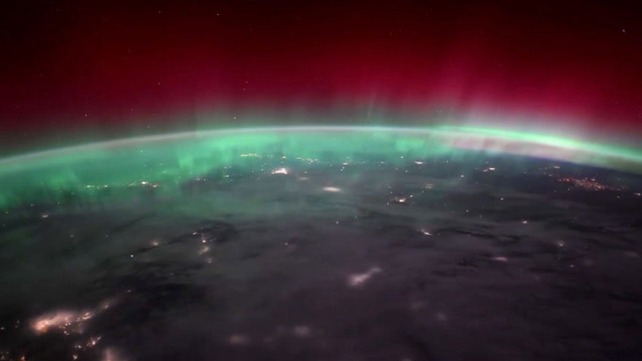 Uzaydan büyüleyen görüntü! Kuzey ışıklarını böyle kaydetti