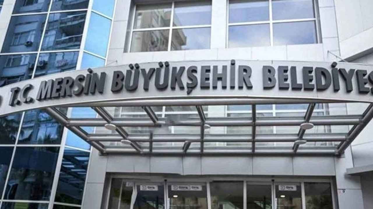 Vahap Seçer gözaltına alındı: Polis ekipleri evinde arama yapıyor
