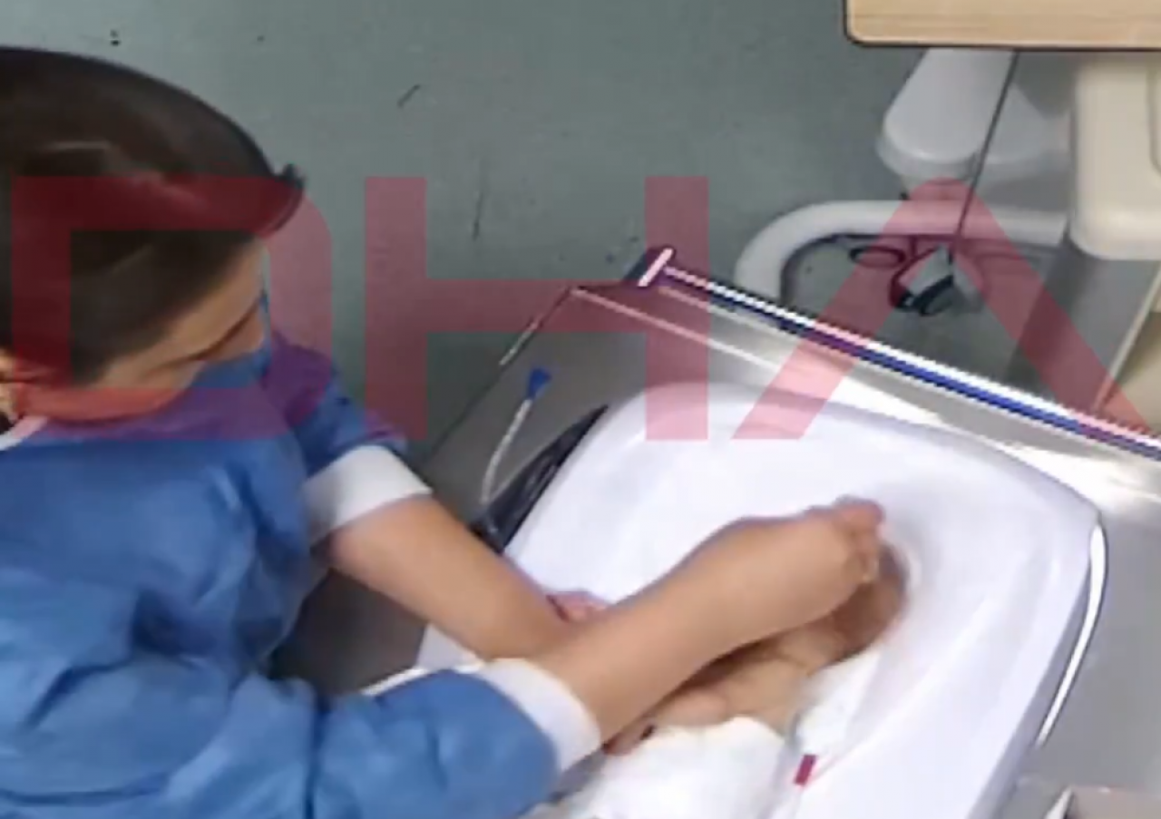 Vicdanlar buz kesti! Süt kokulu bebeğe canice işkence: Minicik bedeni hemşire zulmüyle engelli kaldı!