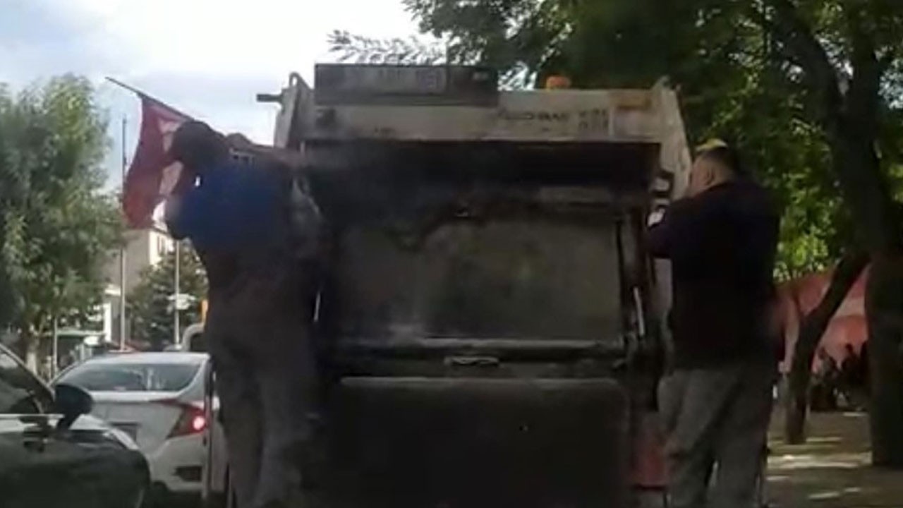 Yaptıkları hareket takdir topladı! Çöpün yanında Türk bayrağını görünce kayıtsız kalmadılar