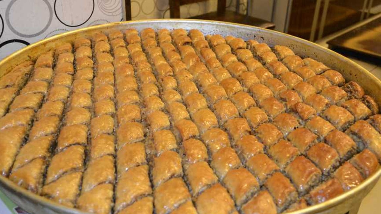 Yarım asırlık: Tescilli Tavas baklavası için güç birliği protokolü imzalandı