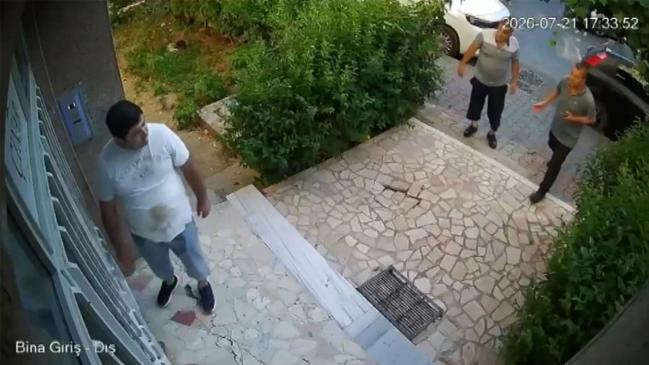 Yaşlı kadını bıçakladı, engelli kişiyi yaraladı! Takıntılı cani dehşet saçtı
