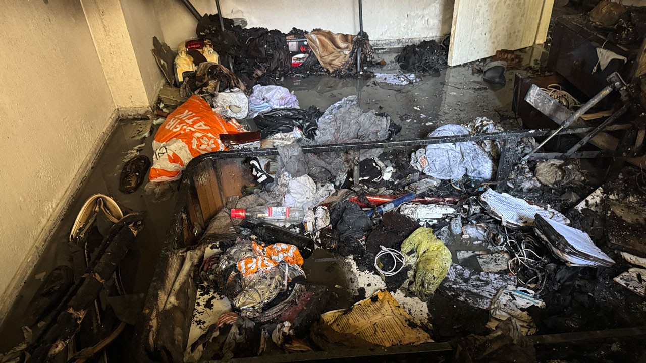 Yatakta unutulan sigara faciaya yol açıyordu