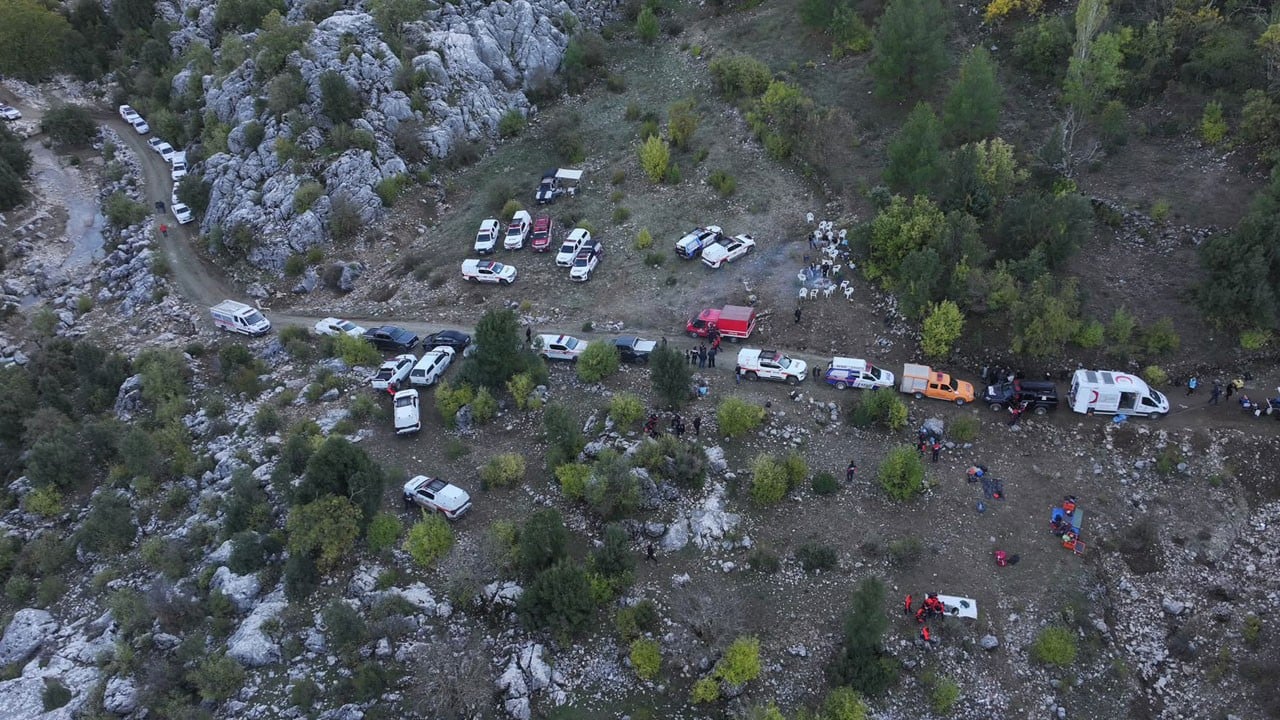 Yazılı Kanyon’da zamanla yarış! Mahsur kalan 10 kişi için çalışmalar sürüyor