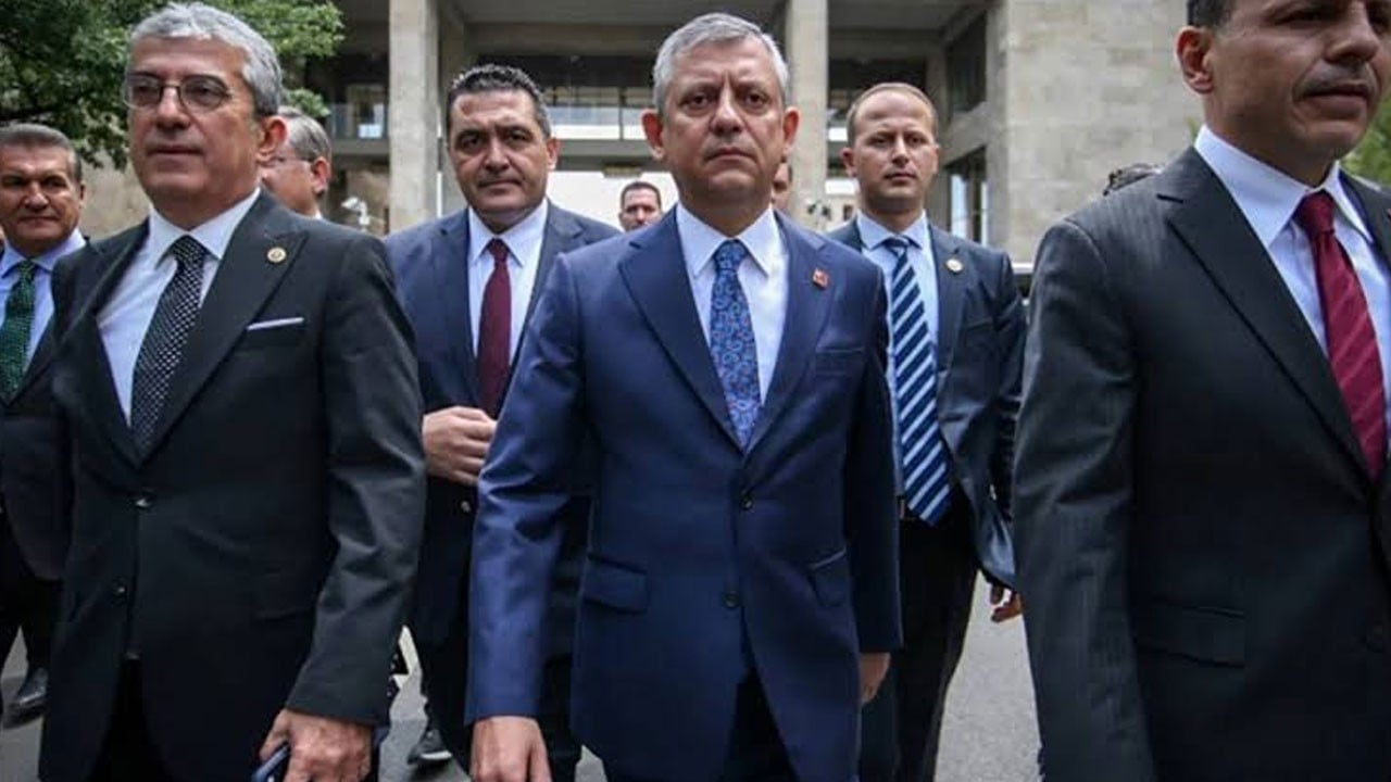 Yeni Parti'de ses kaydı skandalı