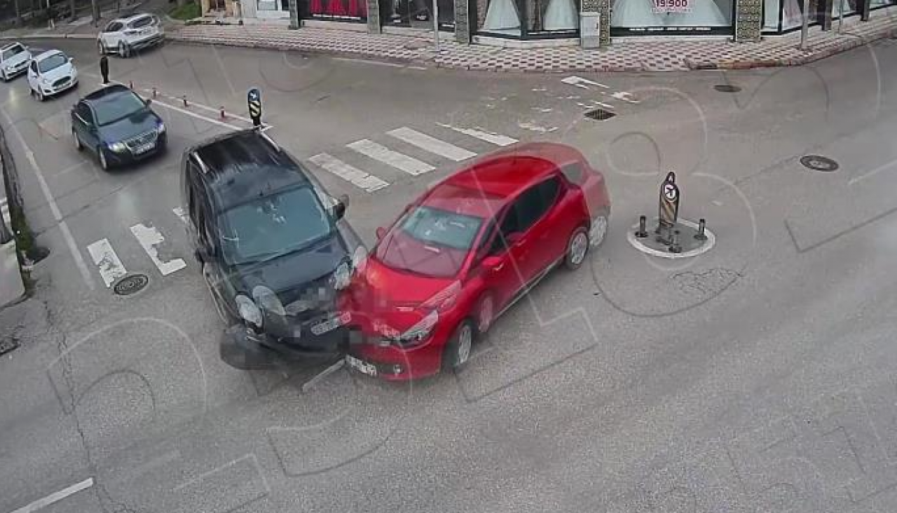 Yeşilırmak’a uçup ters dönen araçtan sağ çıktılar: O anlar saniye saniye kamerada