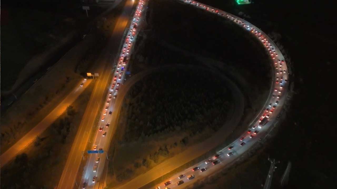 Yoğunluk havadan görüntülendi! ‘Kilit Kavşak’ doldu taştı!