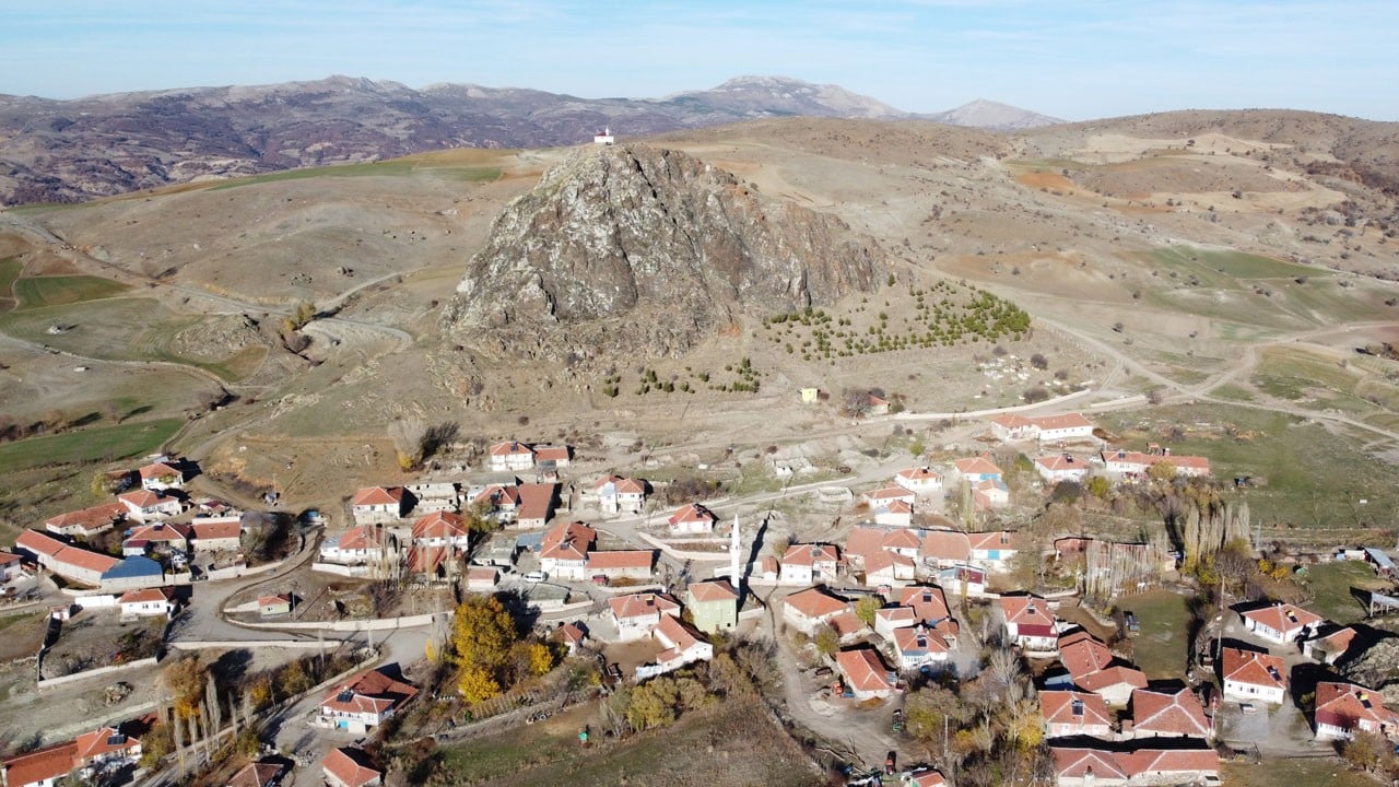 Yozgat’ın zirvesindeki gizem! Köylülerin anlattığı rivayet şaşırttı